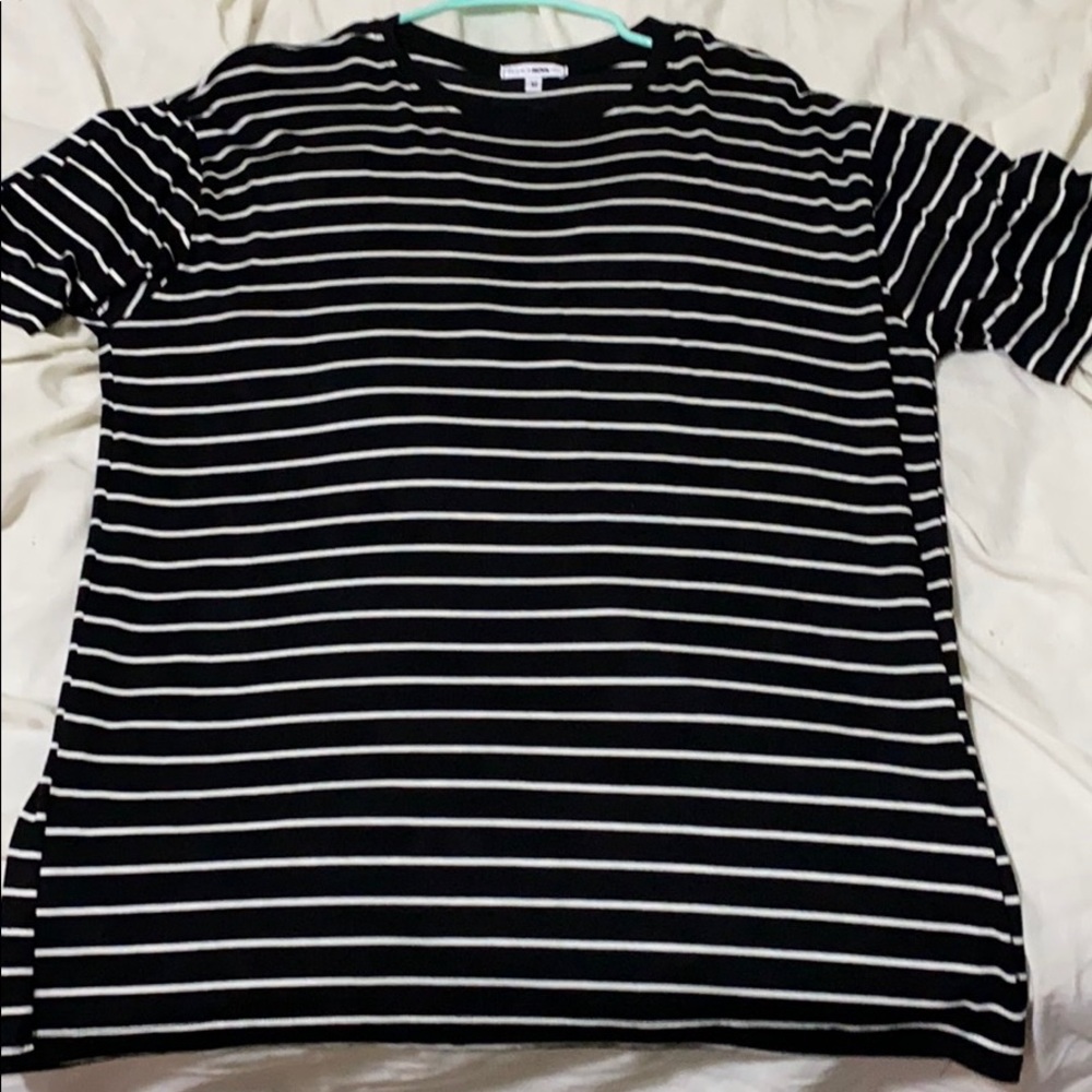 Striped graphic tee size M